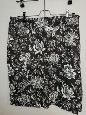 LOFT Black and White Floral A-Line Skirt
